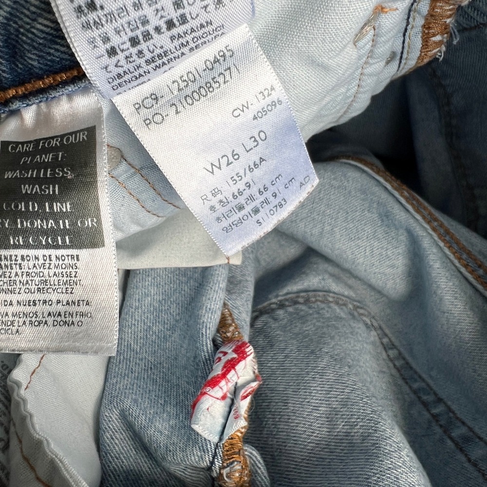 Levi's 501 Original Fit Jeans Size 26 Light Wash Straight Leg Denim Blue - Picture 7 of 8